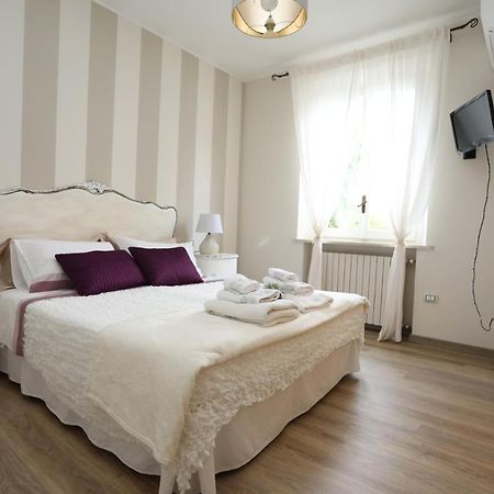 Tra I Campi Di Papaveri Medesano Kültér fotó